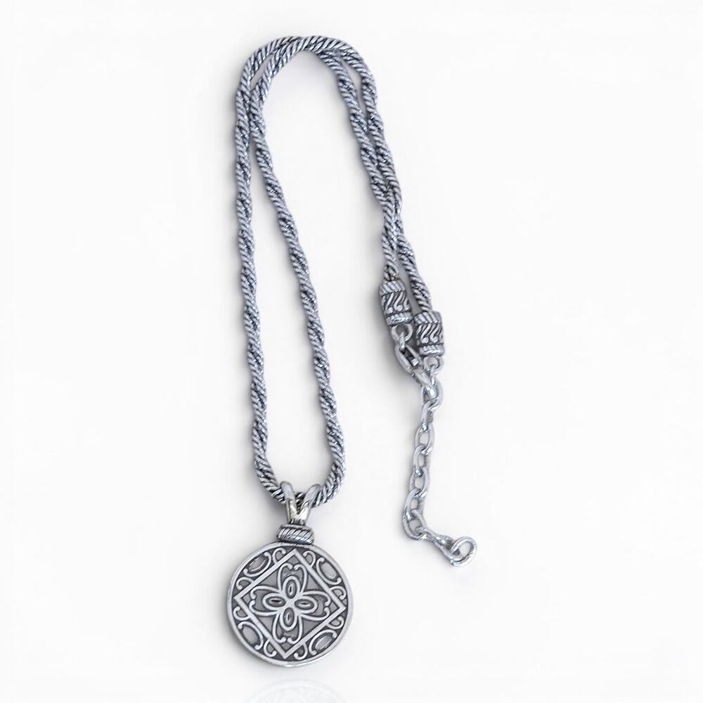 Vintage Brighton Round Filigree Medallion Pendant Necklace Braided Chain Retired - Picture 4 of 6